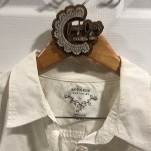 Sonoma women’s white/ cream long sleeve button down shirt